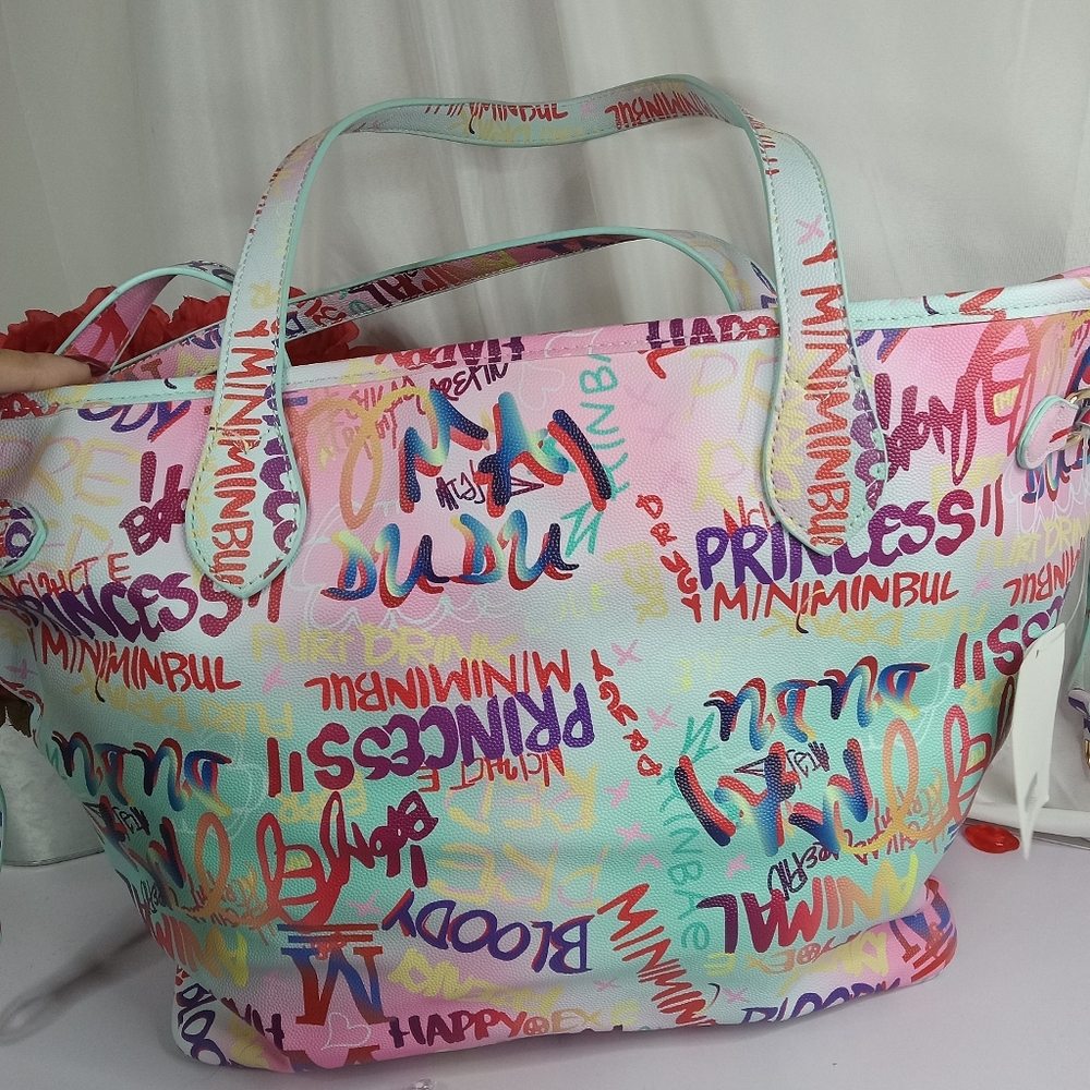 Graffiti tote - Picture 2 of 4